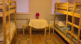 Хостел Arbuz Hostel Тверь Спальное место на двухъярусной кровати в общем номере для мужчин-2